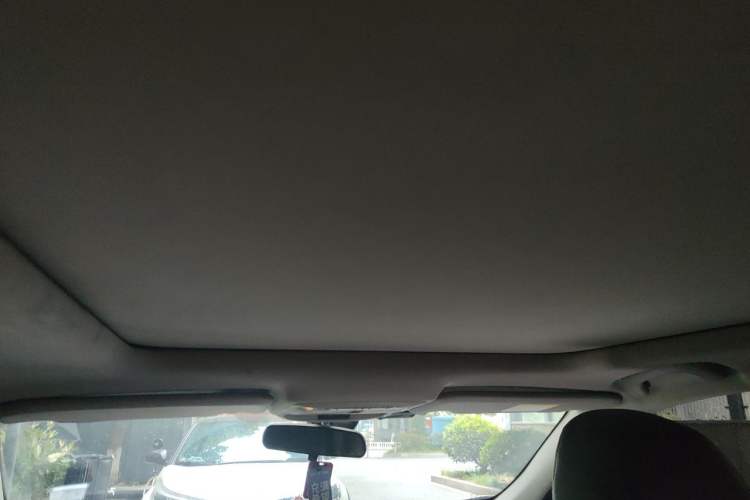 Used Renault Kadjar 2017 2.0L Two-Wheel Drive Comfort Edition Headliner