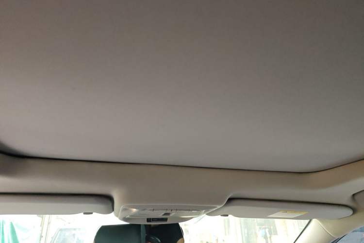 Used Renault Kadjar 2017 2.0L Two-Wheel Drive Comfort Edition Headliner
