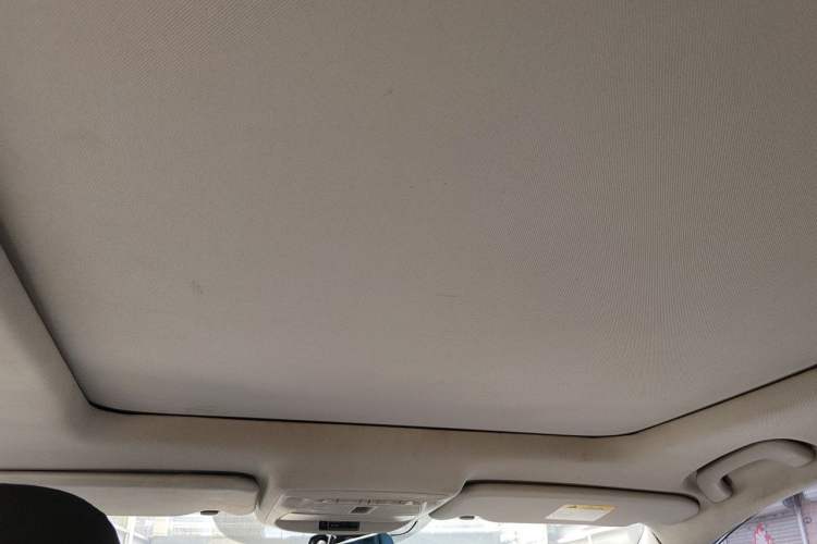 Used Renault Kadjar 2017 2.0L Two-Wheel Drive Comfort Edition Headliner
