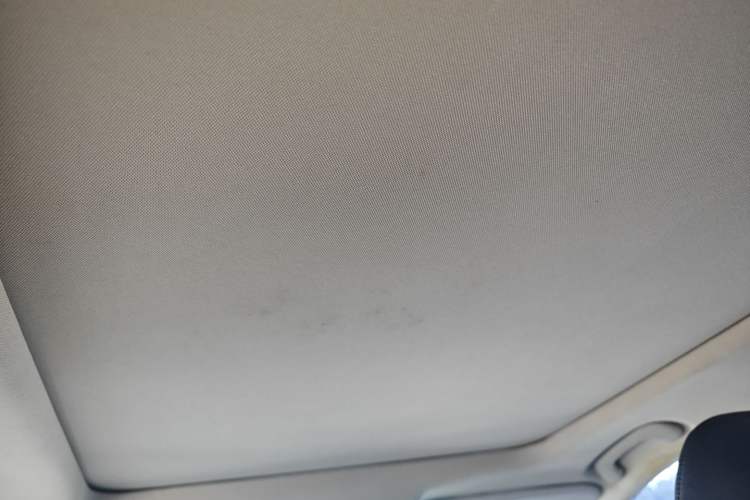 Used Renault Kadjar 2017 2.0L Two-Wheel Drive Comfort Edition Headliner