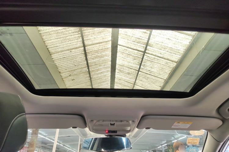 Used Renault Kadjar 2017 2.0L Two-Wheel Drive Comfort Edition Headliner