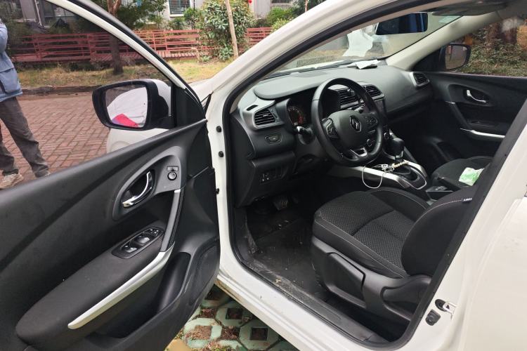Used Renault Kadjar 2017 2.0L Two-Wheel Drive Comfort Edition Interior 3