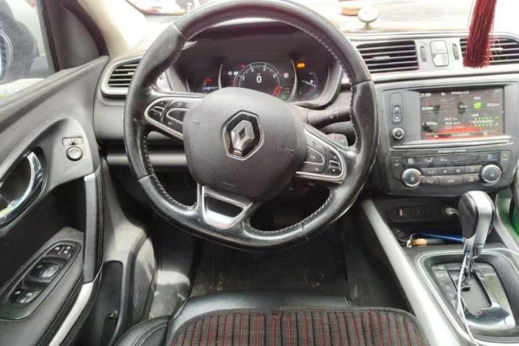 Used Renault Kadjar 2017 2.0L Two-Wheel-Drive Leading Edition Interior 3