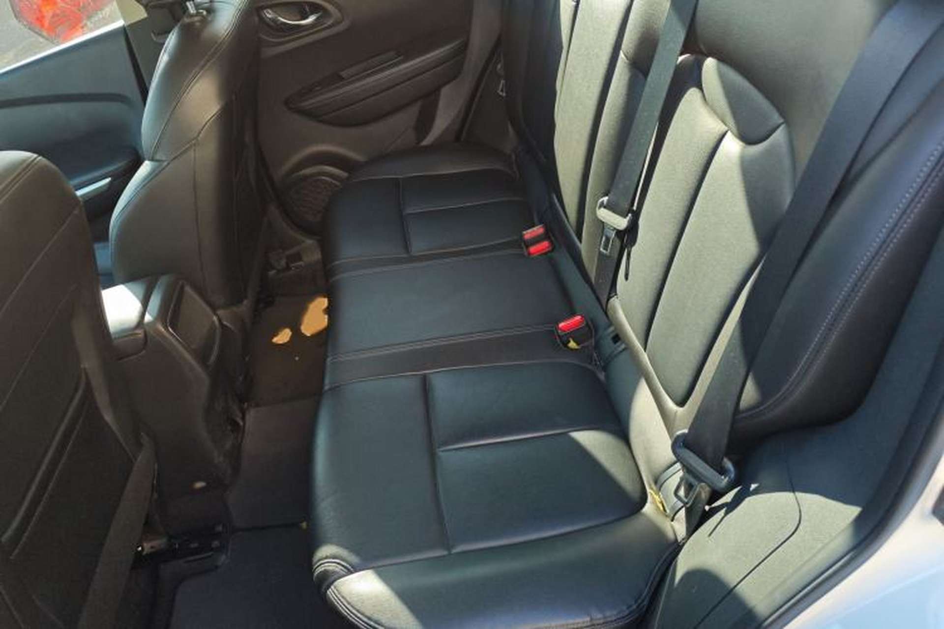 Used Renault Kadjar 2017 2.0L Two-Wheel-Drive Leading Edition Interior 4