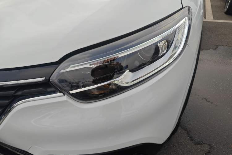 Used Renault Kadjar 2017 2.0L Two-Wheel Drive Comfort Edition Left Front Headlight