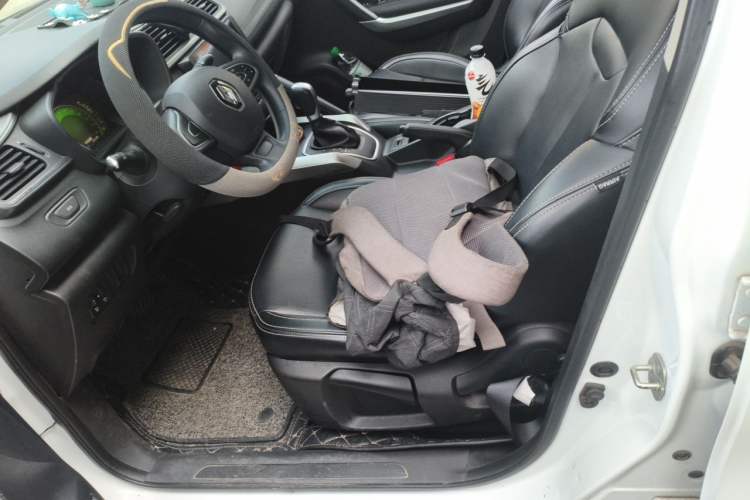 Used Renault Kadjar 2017 2.0L Two-Wheel Drive Fashion Edition Left Front Seat