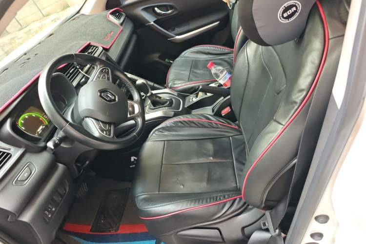 Used Renault Kadjar 2017 2.0L Two-Wheel Drive Comfort Edition Left Front Seat