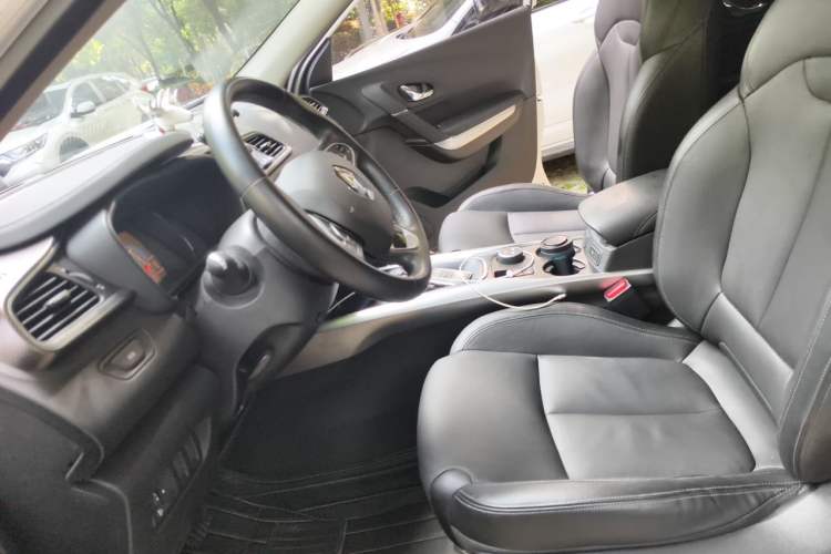 Used Renault Kadjar 2017 2.0L Two-Wheel Drive Luxury Edition Left Front Seat