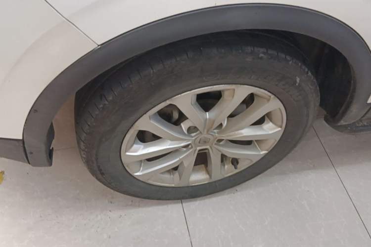Used Renault Kadjar 2017 2.0L Two-Wheel Drive Comfort Edition Left Front Wheel Hub