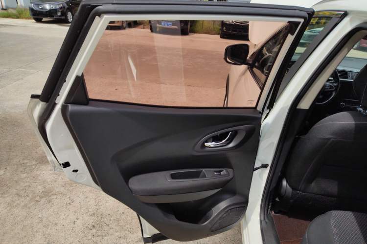 Used Renault Kadjar 2017 2.0L Two-Wheel Drive Comfort Edition Left Rear Door Interior