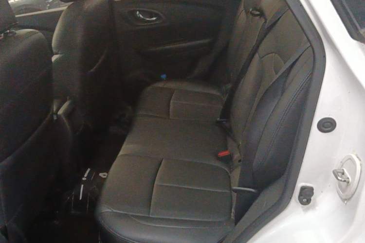 Used Renault Kadjar 2017 2.0L Two-Wheel Drive Comfort Edition Left Rear Seat
