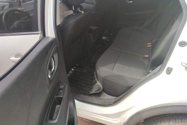 Used Renault Kadjar 2017 2.0L Two-Wheel Drive Comfort Edition Left Rear Seat