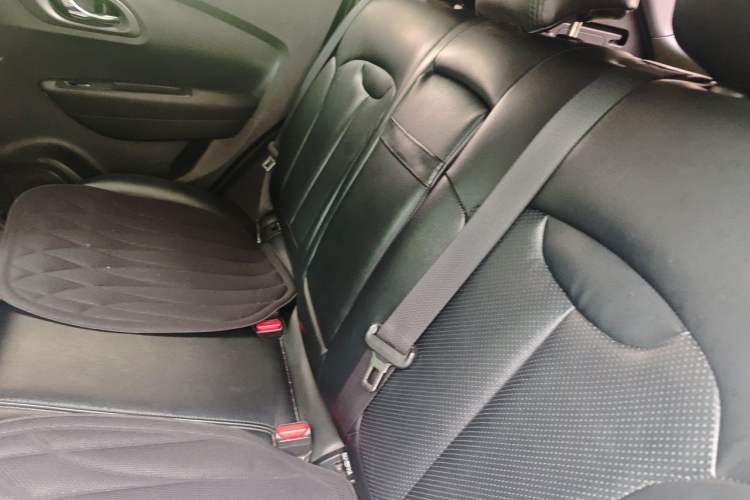 Used Renault Kadjar 2017 2.0L Two-Wheel Drive Comfort Edition Left Rear Seat