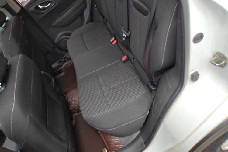 Used Renault Kadjar 2017 2.0L Two-Wheel Drive Comfort Edition Left Rear Seat