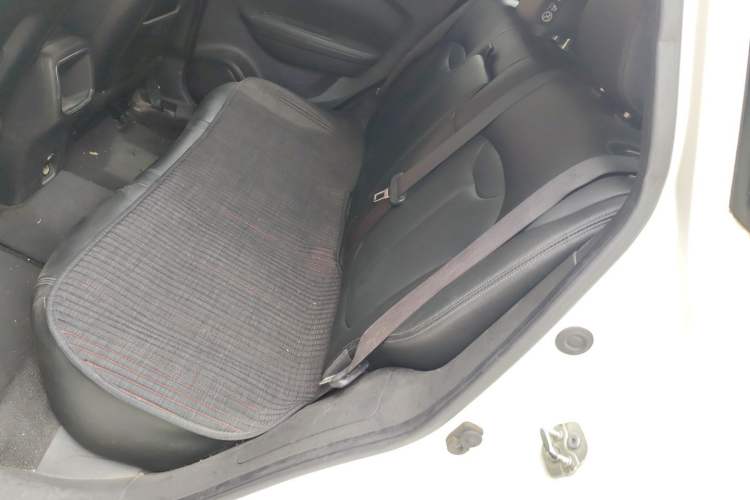 Used Renault Kadjar 2017 2.0L Two-Wheel-Drive Leading Edition Left Rear Seat