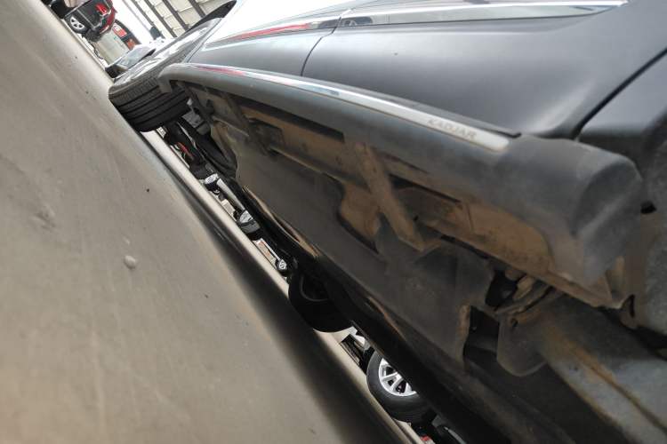 Used Renault Kadjar 2017 2.0L Two-Wheel-Drive Leading Edition Left Side Sill