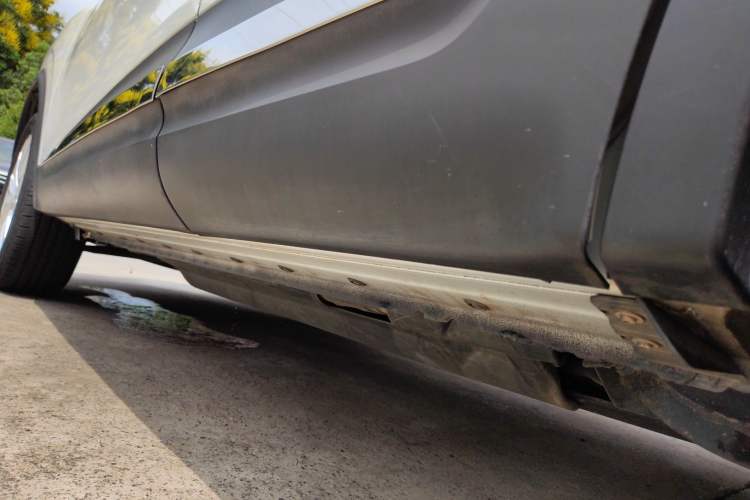 Used Renault Kadjar 2017 2.0L Two-Wheel Drive Comfort Edition Left Side Sill