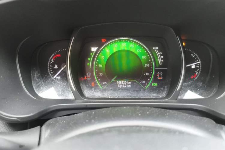 Used Renault Kadjar 2017 2.0L Two-Wheel Drive Fashion Edition Odometer Close Up