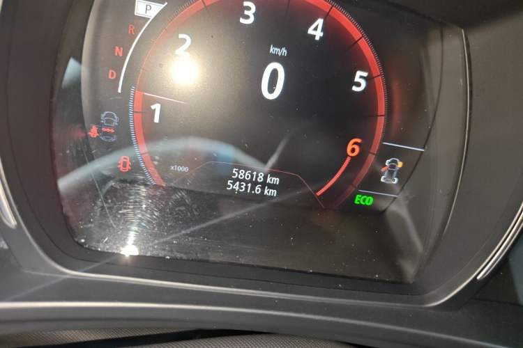 Used Renault Kadjar 2017 2.0L Two-Wheel-Drive Leading Edition Odometer Close Up