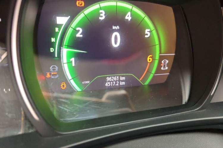 Used Renault Kadjar 2017 2.0L Two-Wheel Drive Comfort Edition Odometer Close Up