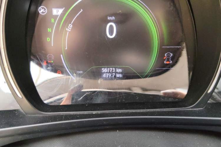 Used Renault Kadjar 2017 2.0L Two-Wheel Drive Comfort Edition Odometer Close Up