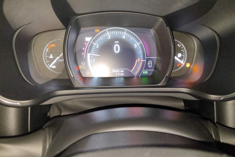 Used Renault Kadjar 2017 2.0L Two-Wheel Drive Luxury Edition Odometer Close Up