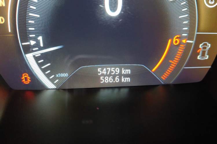 Used Renault Kadjar 2017 2.0L Two-Wheel-Drive Leading Edition Odometer Close Up