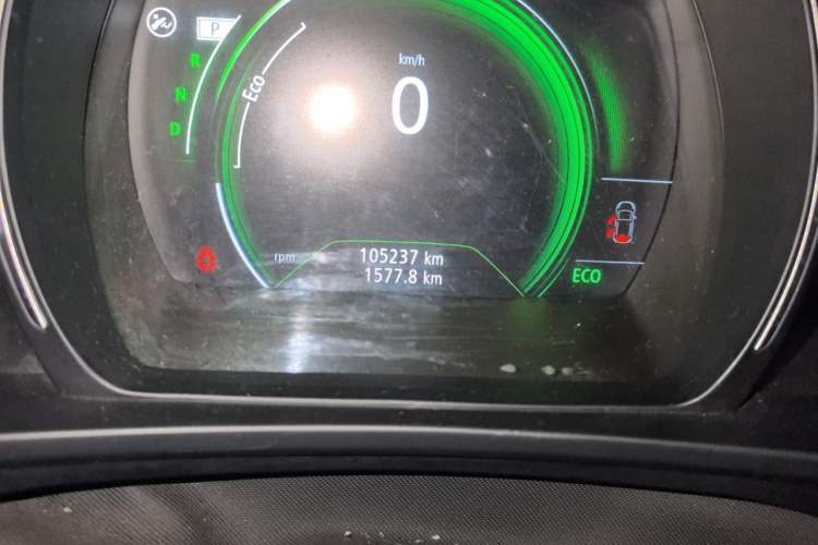 Used Renault Kadjar 2017 2.0L Two-Wheel-Drive Leading Edition Odometer Close Up