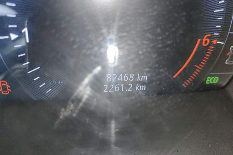 Used Renault Kadjar 2017 2.0L Two-Wheel-Drive Leading Edition Odometer Close Up