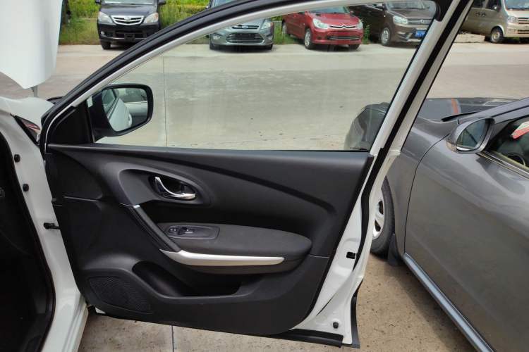 Used Renault Kadjar 2017 2.0L Two-Wheel Drive Comfort Edition Right Front Door Interior