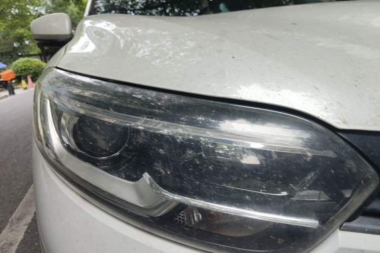 Used Renault Kadjar 2017 2.0L Two-Wheel Drive Comfort Edition Right Front Headlight
