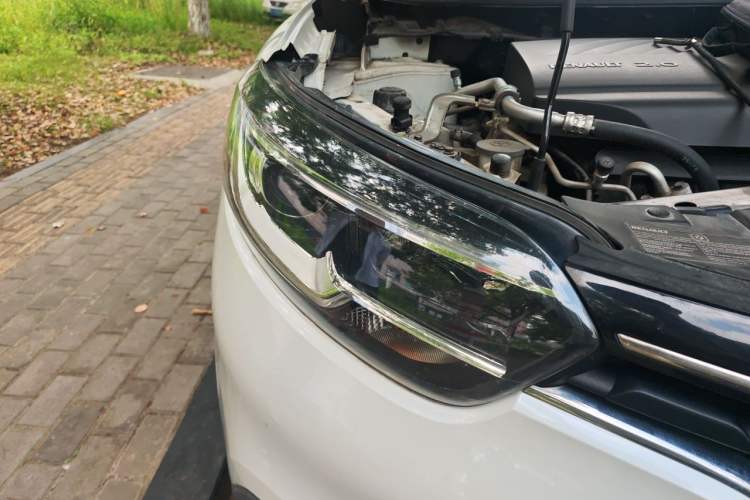 Used Renault Kadjar 2017 2.0L Two-Wheel Drive Comfort Edition Right Front Headlight