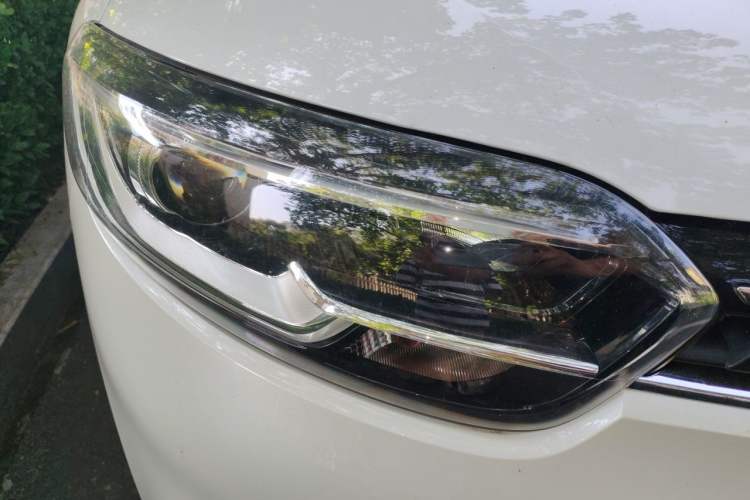 Used Renault Kadjar 2017 2.0L Two-Wheel Drive Luxury Edition Right Front Headlight