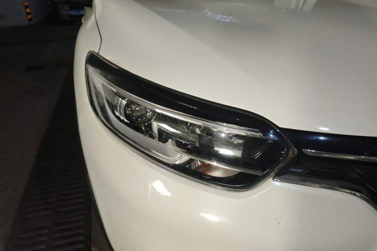 Used Renault Kadjar 2017 2.0L Two-Wheel Drive Comfort Edition Right Front Headlight