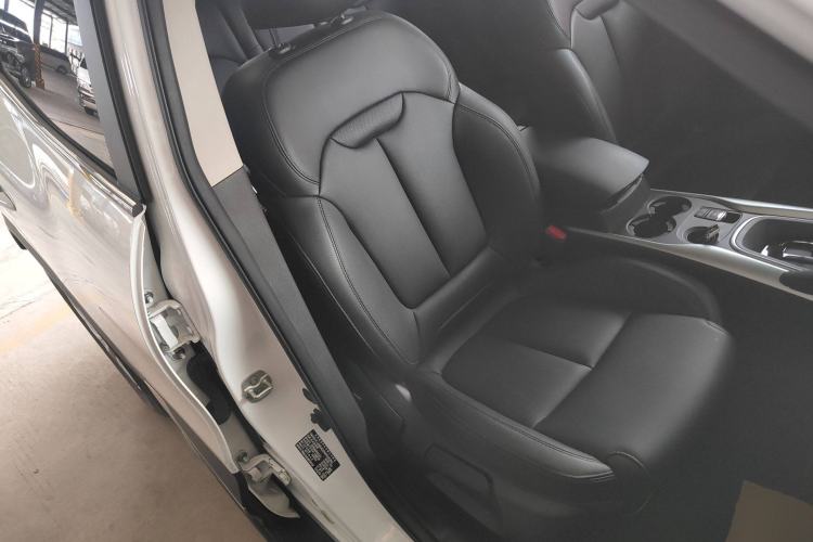 Used Renault Kadjar 2017 2.0L Two-Wheel-Drive Leading Edition Right Front Seat