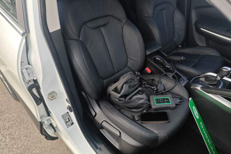 Used Renault Kadjar 2017 2.0L Two-Wheel Drive Comfort Edition Right Front Seat