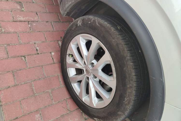Used Renault Kadjar 2017 2.0L Two-Wheel Drive Comfort Edition Right Front Wheel Hub