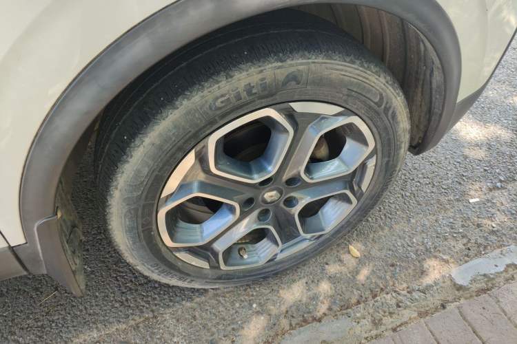 Used Renault Kadjar 2017 2.0L Two-Wheel Drive Luxury Edition Right Front Wheel Hub
