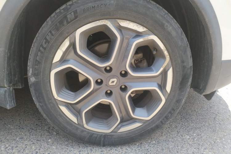 Used Renault Kadjar 2017 2.0L Two-Wheel Drive Luxury Edition Right Front Wheel Hub