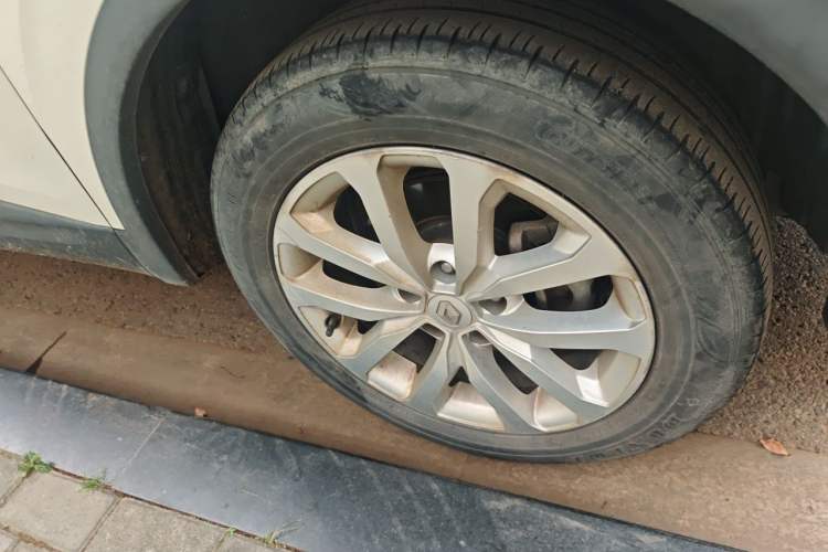 Used Renault Kadjar 2017 2.0L Two-Wheel Drive Comfort Edition Right Front Wheel Hub