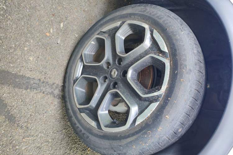 Used Renault Kadjar 2017 2.0L Two-Wheel Drive Luxury Edition Right Front Wheel Hub