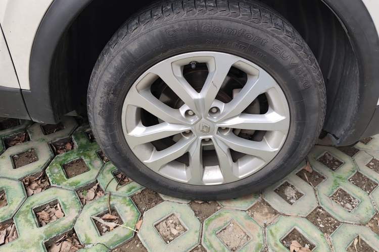 Used Renault Kadjar 2017 2.0L Two-Wheel Drive Comfort Edition Right Front Wheel Hub
