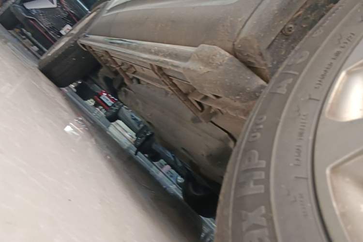 Used Renault Kadjar 2017 2.0L Two-Wheel Drive Comfort Edition Right Side Sill