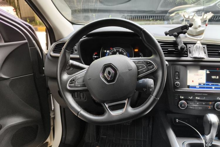 Used Renault Kadjar 2017 2.0L Two-Wheel Drive Luxury Edition Steering Wheel