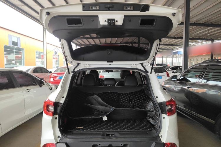 Used Renault Kadjar 2017 2.0L Two-Wheel-Drive Leading Edition Trunk