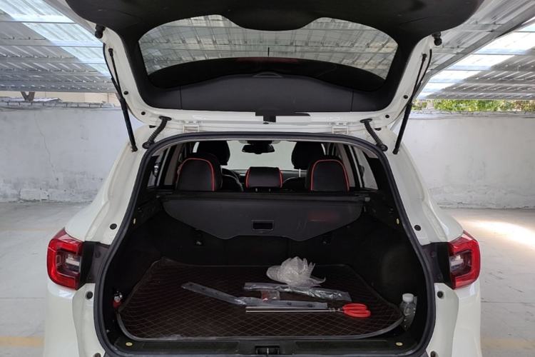Used Renault Kadjar 2017 2.0L Two-Wheel Drive Fashion Edition Trunk