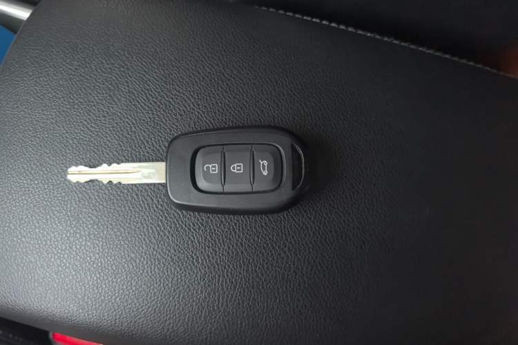 Used Renault Kadjar 2017 2.0L Two-Wheel-Drive Leading Edition Vehicle Key