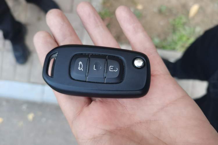 Used Renault Kadjar 2017 2.0L Two-Wheel Drive Comfort Edition Vehicle Key