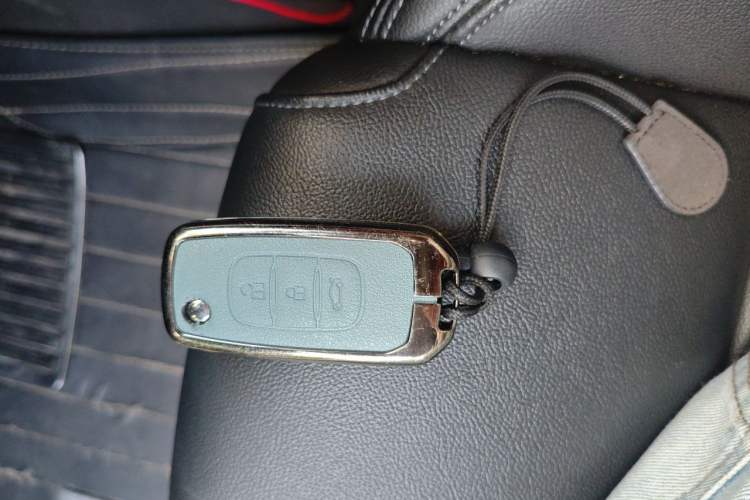 Used Renault Kadjar 2017 2.0L Two-Wheel-Drive Leading Edition Vehicle Key