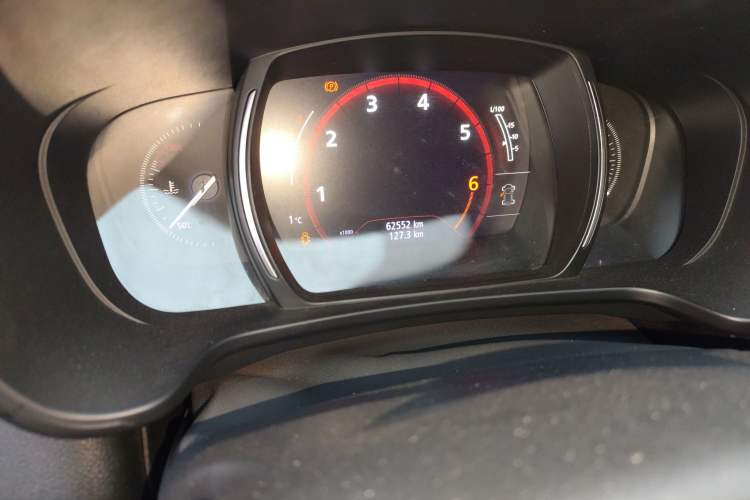 Used Renault Kadjar 2019 SCe200 Automatic 2WD Smart Edition Anniversary Model China VI Odometer Close Up